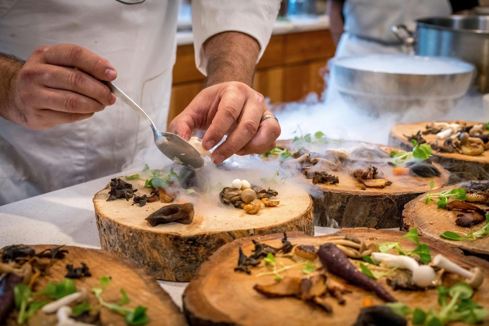 Organizzare una Cena a Tema Indimenticabile