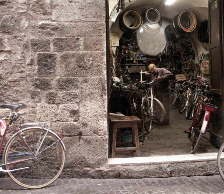 Come Supportare gli Artigiani Locali in Italia